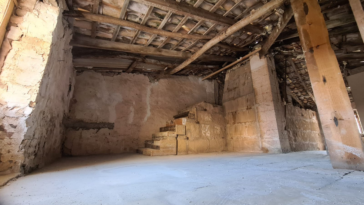 4 Bed, 2 Bath, HouseFor Sale, Santa Margalida, Islas Baleares