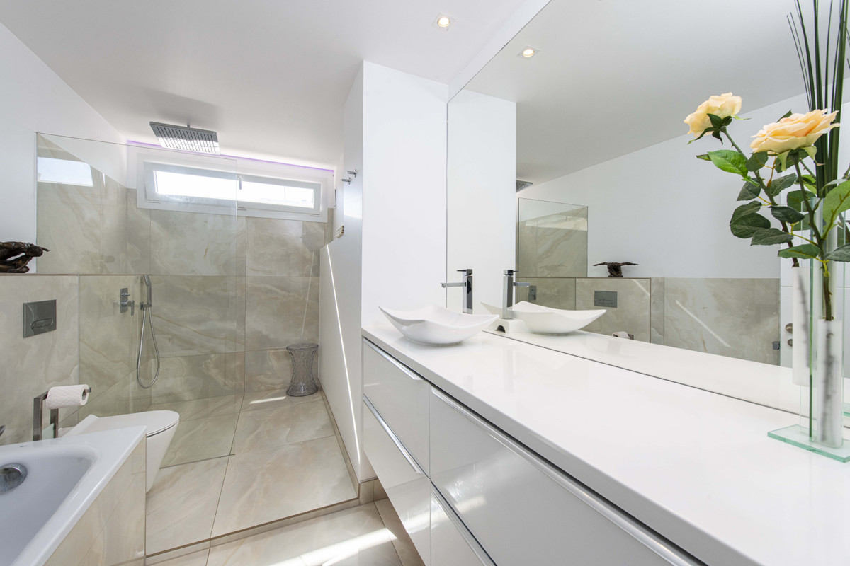 3 Bed, 2 Bath, ApartmentFor Sale, Palma de Mallorca, Islas Baleares