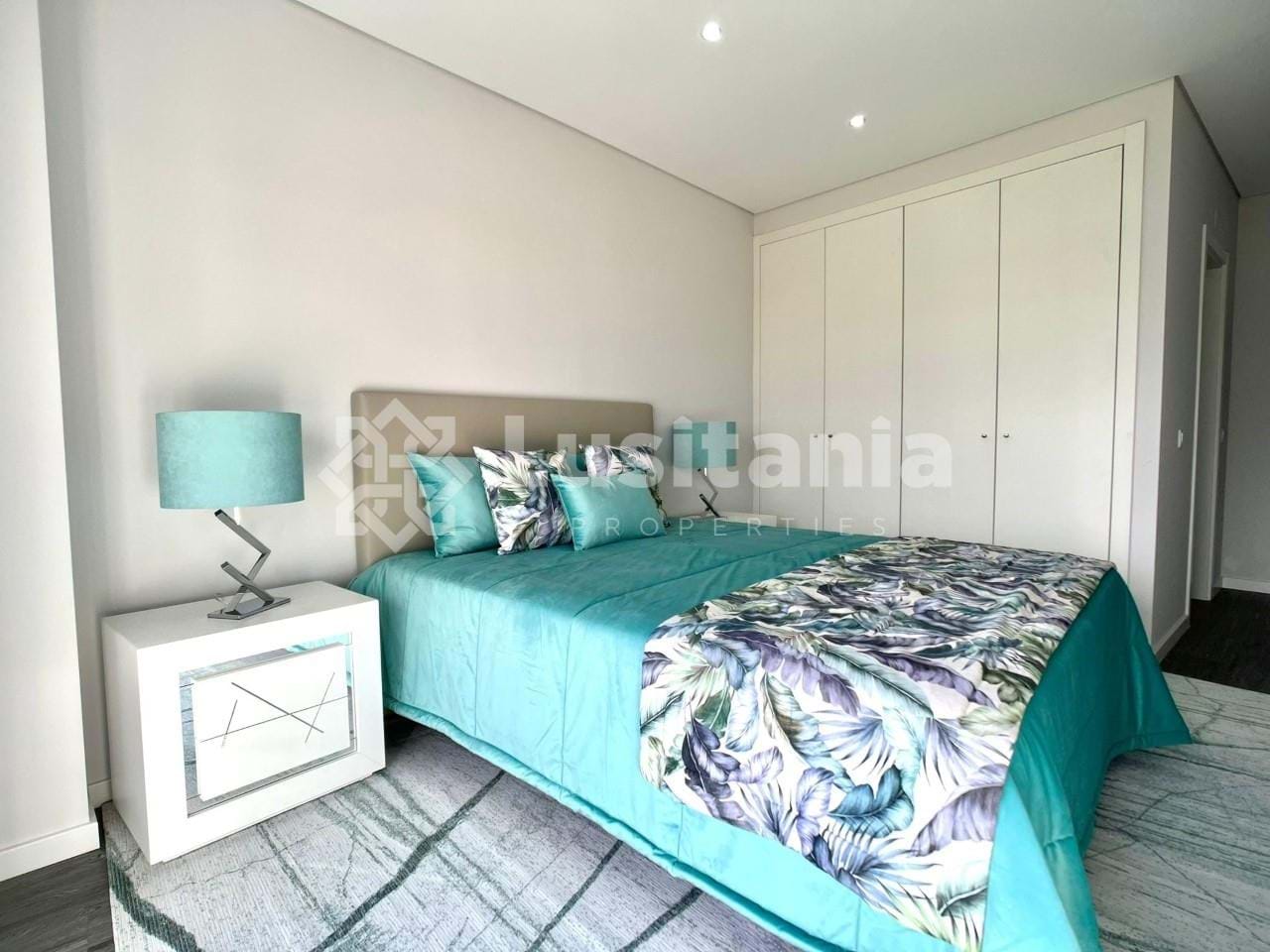 3 Bed, 2 Bath, ApartmentFor Sale, Olhão, Faro, 8700-146