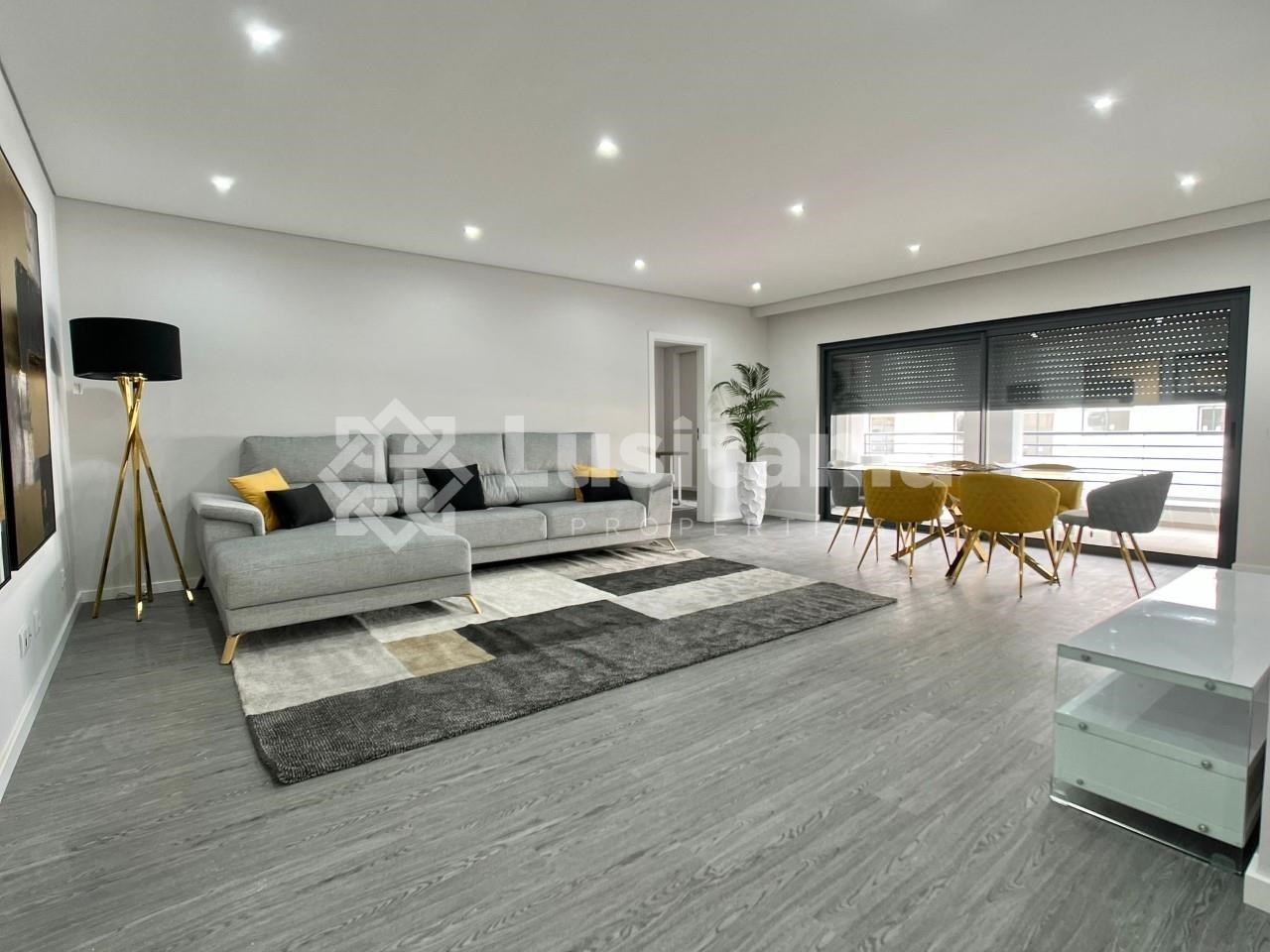 3 Bed, 2 Bath, ApartmentFor Sale, Olhão, Faro, 8700-146