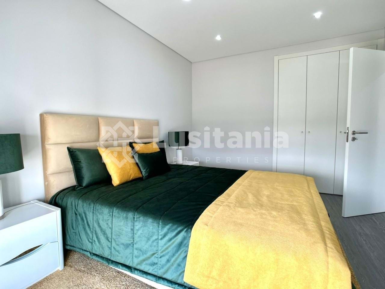 3 Bed, 2 Bath, ApartmentFor Sale, Olhão, Faro, 8700-146