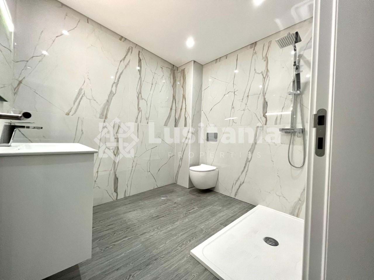 3 Bed, 2 Bath, ApartmentFor Sale, Olhão, Faro, 8700-146