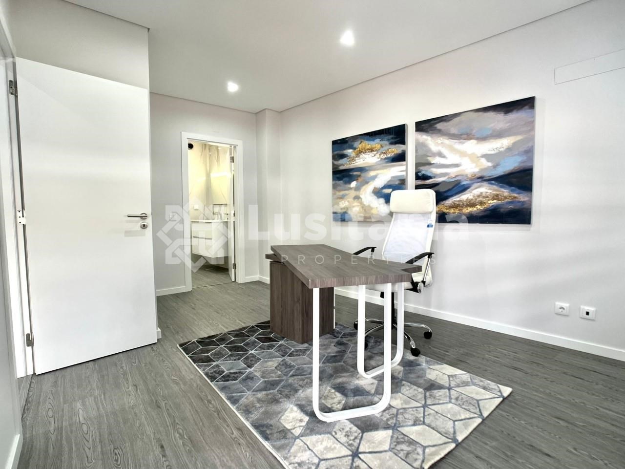 3 Bed, 2 Bath, ApartmentFor Sale, Olhão, Faro, 8700-146