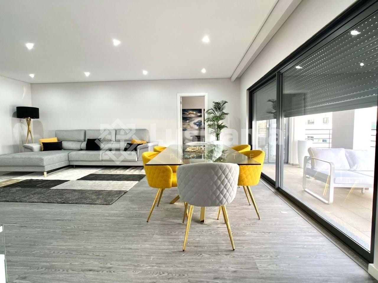 3 Bed, 2 Bath, ApartmentFor Sale, Olhão, Faro, 8700-146