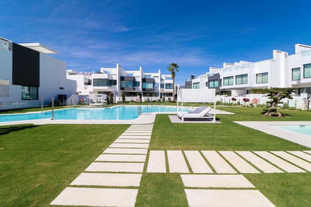 3 Bed, 3 Bath, HouseFor Sale, Estepona, Malaga