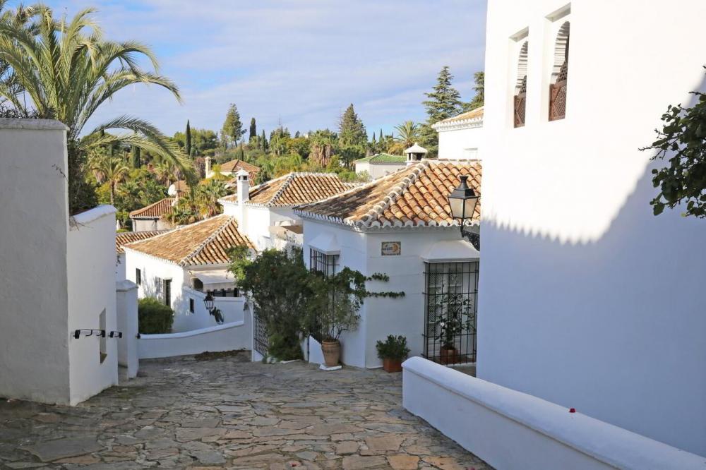 2 Bed, 2 Bath, HouseFor Sale, The Golden Mile, Malaga