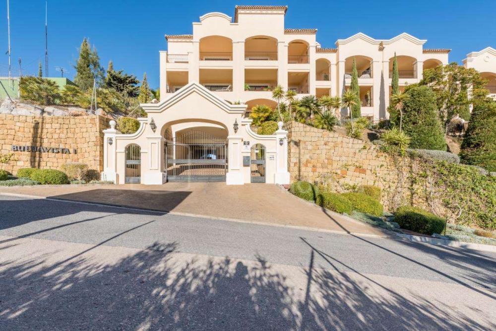 3 Bed, 2 Bath, ApartmentFor Sale, la quinta golf, Malaga