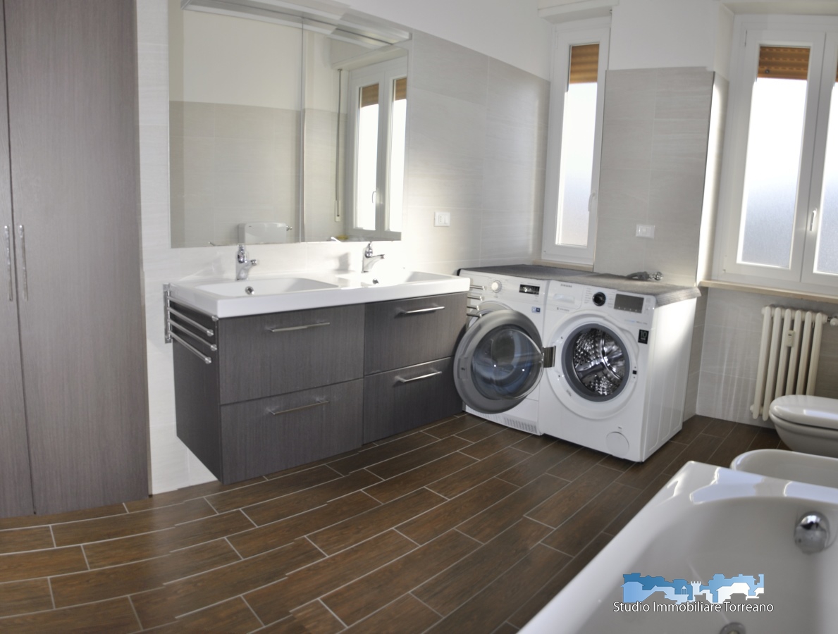 2 Bed, ApartmentFor Sale, Torino, Piemonte