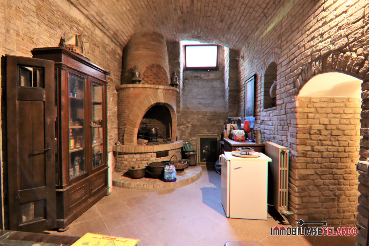 4 Bed, ApartmentFor Sale, San Gimignano, Siena, Toscana 4 Bed, ApartmentFor Sale, San Gimignano, Siena, Toscana