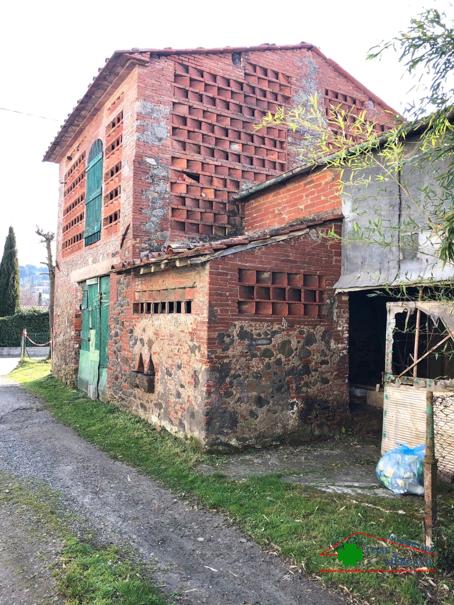 HouseFor Sale, Porcari, Lucca, Toscana HouseFor Sale, Porcari, Lucca, Toscana