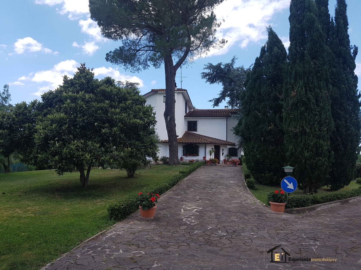 4 Bed, HouseFor Sale, Rieti, Lazio 4 Bed, HouseFor Sale, Rieti, Lazio