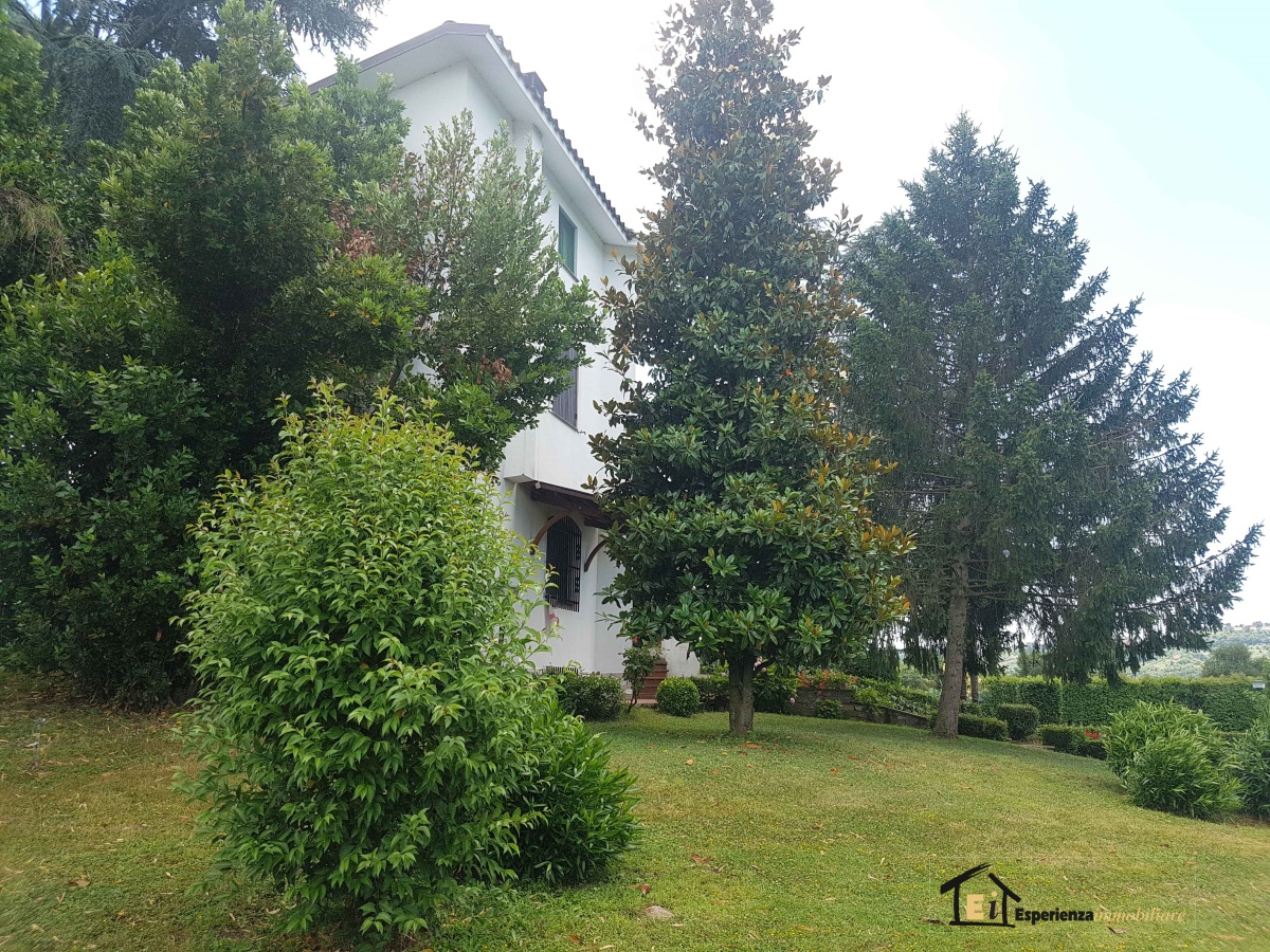 4 Bed, HouseFor Sale, Rieti, Lazio 4 Bed, HouseFor Sale, Rieti, Lazio