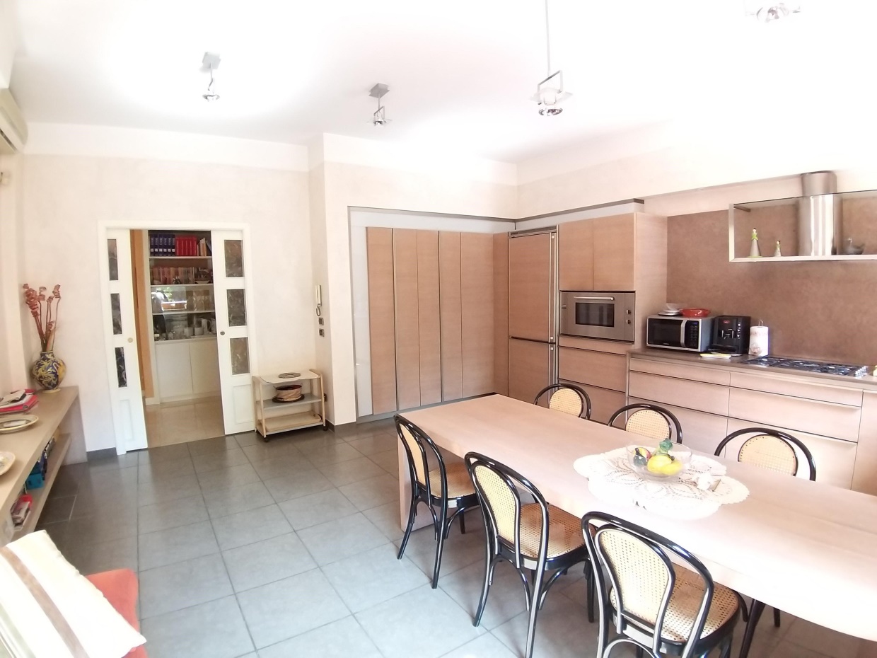 4 Bed, ApartmentFor Sale, Napoli, Campania