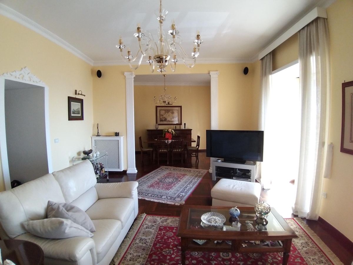 3 Bed, ApartmentFor Sale, Napoli, Campania