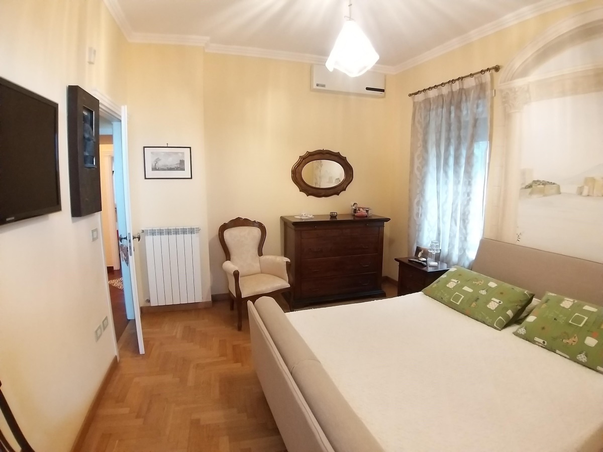 3 Bed, ApartmentFor Sale, Napoli, Campania