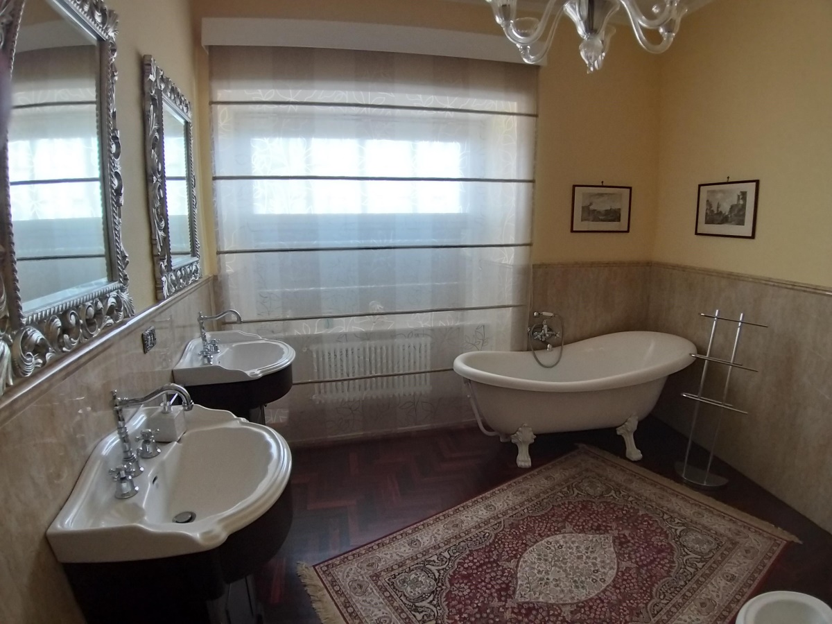 3 Bed, ApartmentFor Sale, Napoli, Campania