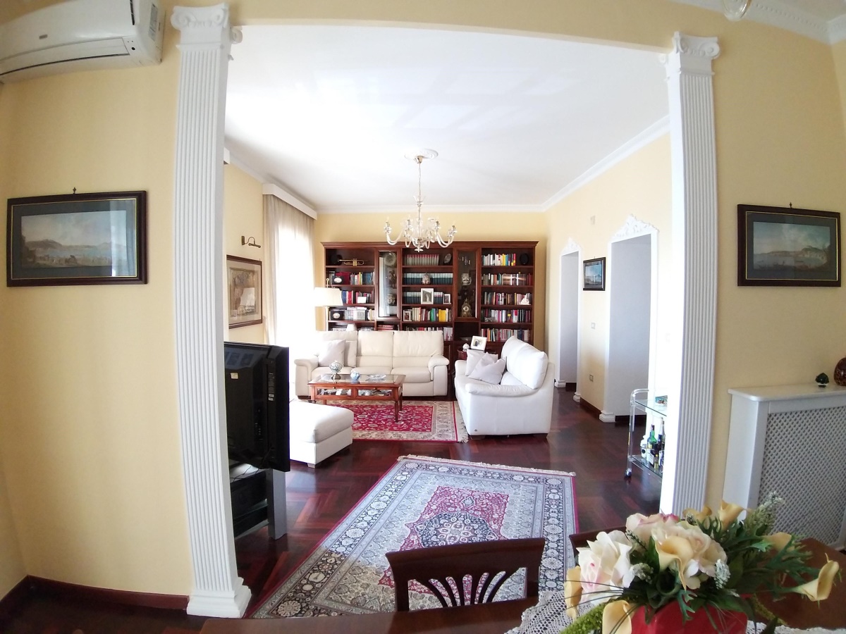 3 Bed, ApartmentFor Sale, Napoli, Campania