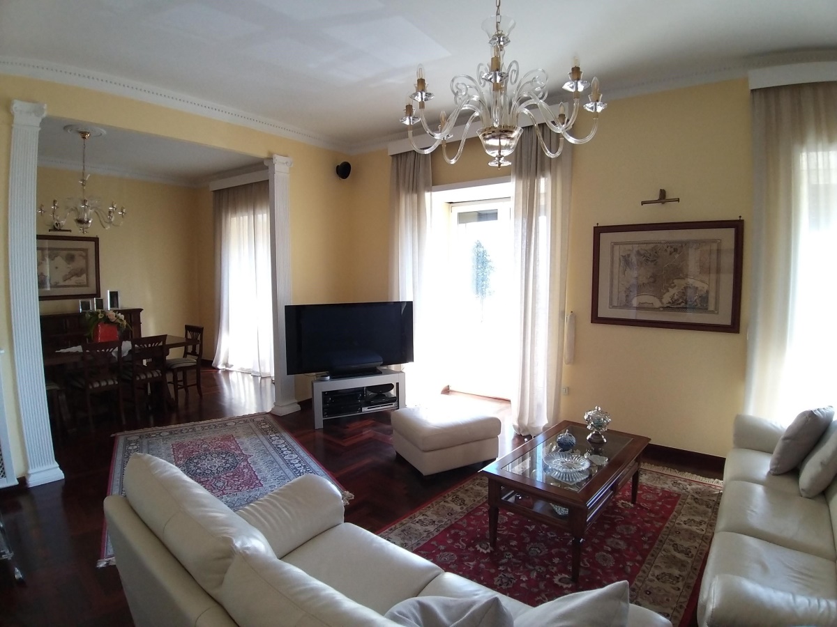 3 Bed, ApartmentFor Sale, Napoli, Campania