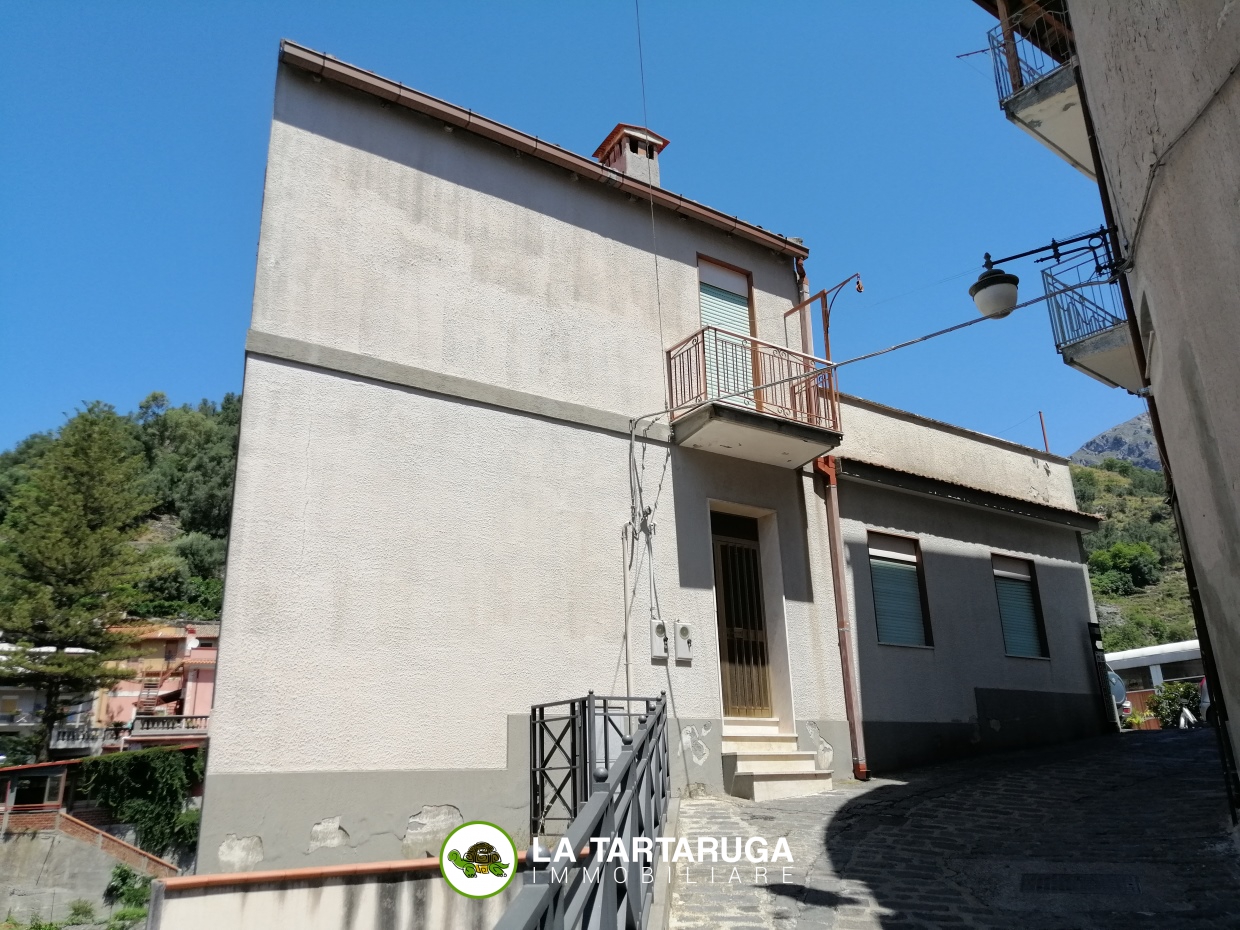 4 Bed, HouseFor Sale, Mandanici, Messina, Sicilia 4 Bed, HouseFor Sale, Mandanici, Messina, Sicilia