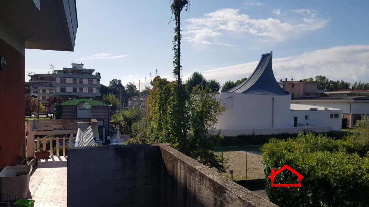 3 Bed, ApartmentFor Sale, Marina di Massa, Toscana