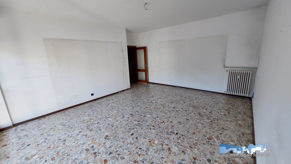2 Bed, ApartmentFor Sale, Ivrea, Torino, Piemonte