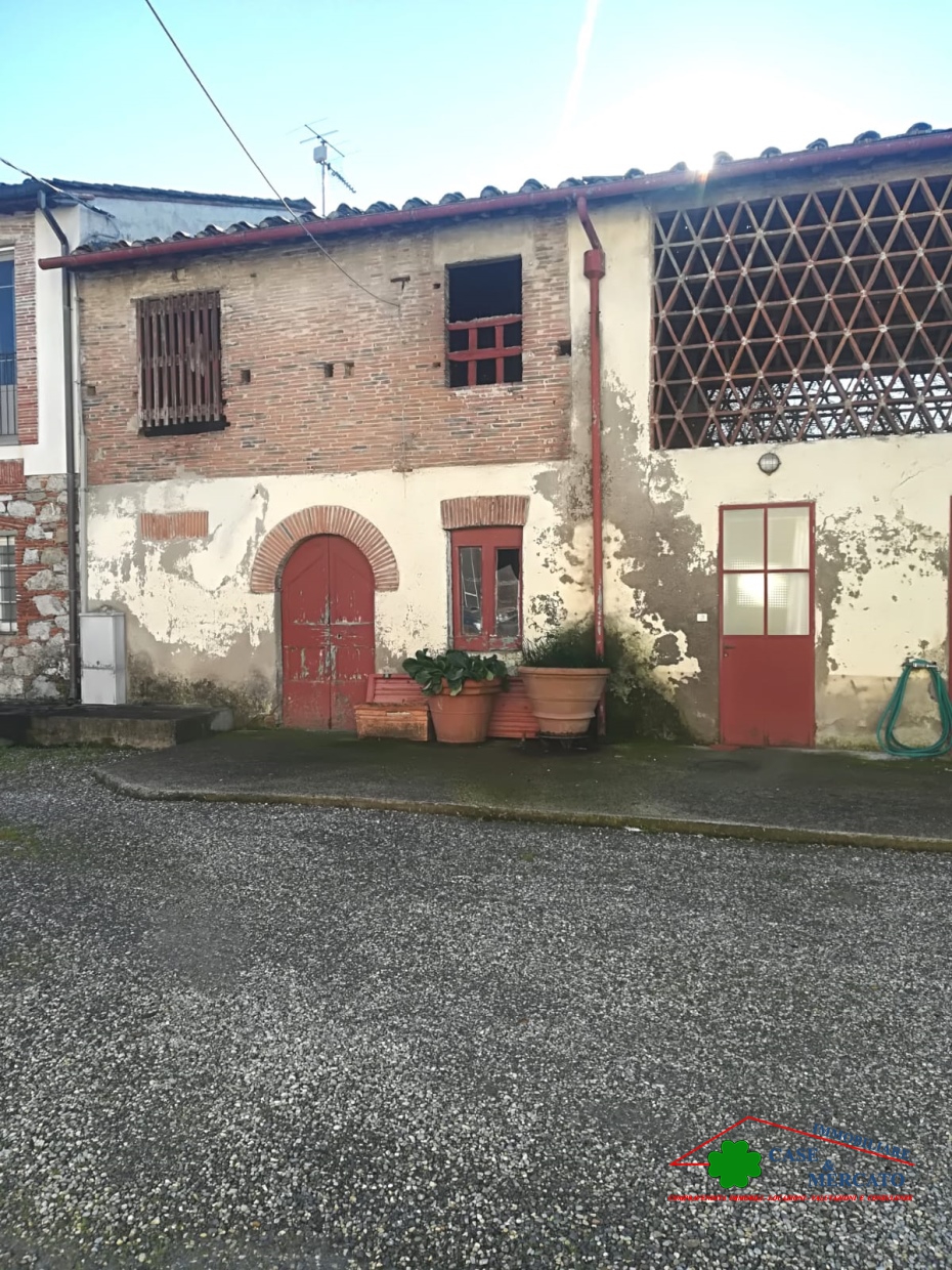 HouseFor Sale, Lucca, Toscana
