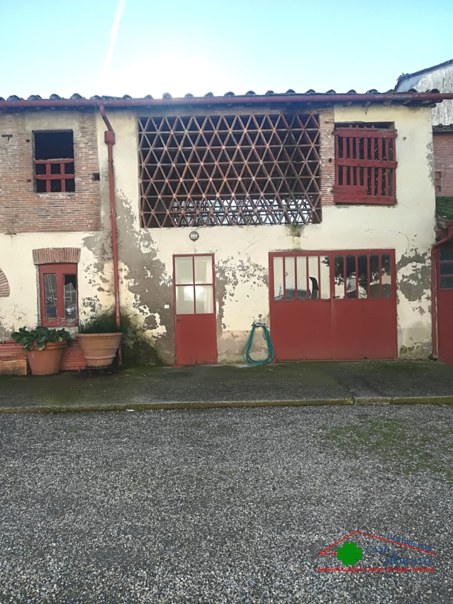 HouseFor Sale, Lucca, Toscana