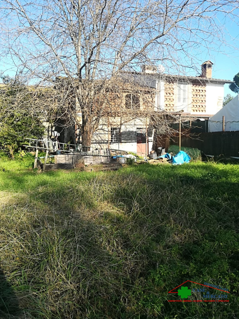 HouseFor Sale, Lucca, Toscana