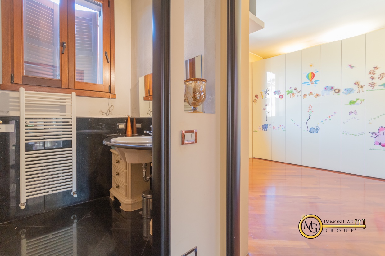 6 Bed, HouseFor Sale, Milano, Lombardia 6 Bed, HouseFor Sale, Milano, Lombardia