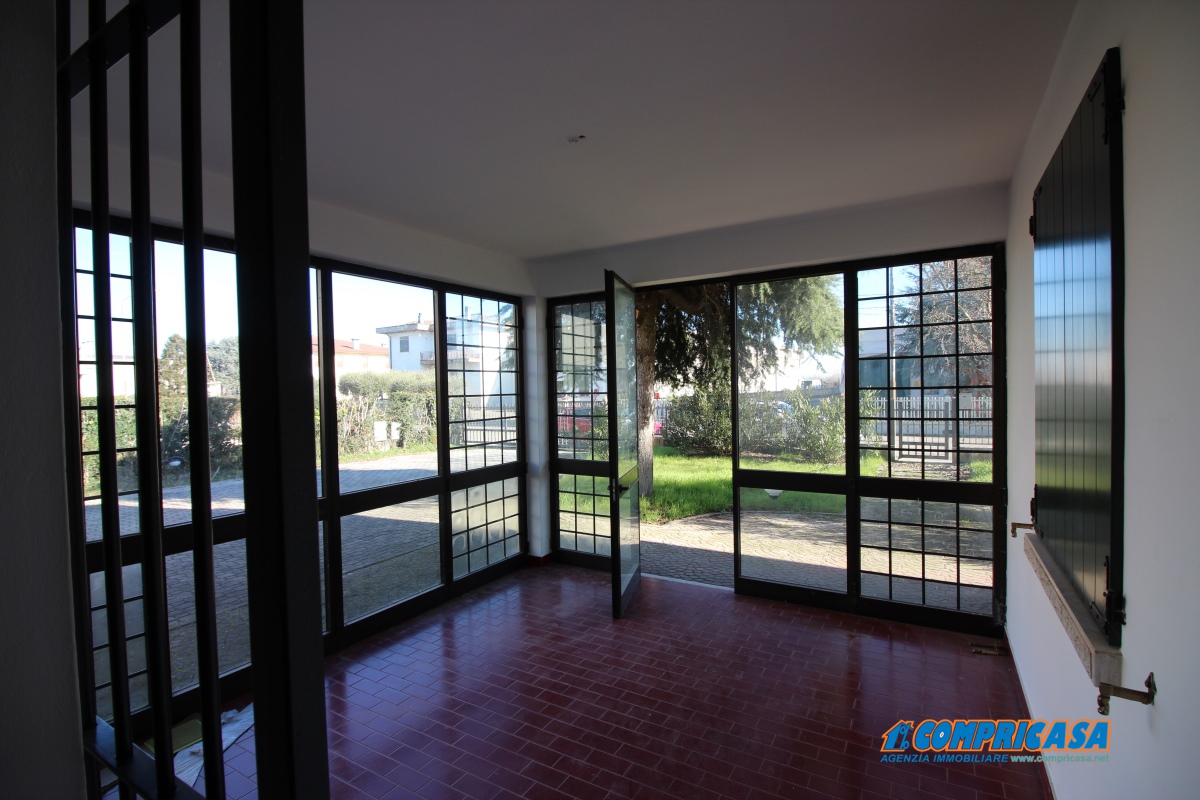 Commercial Property, For Sale