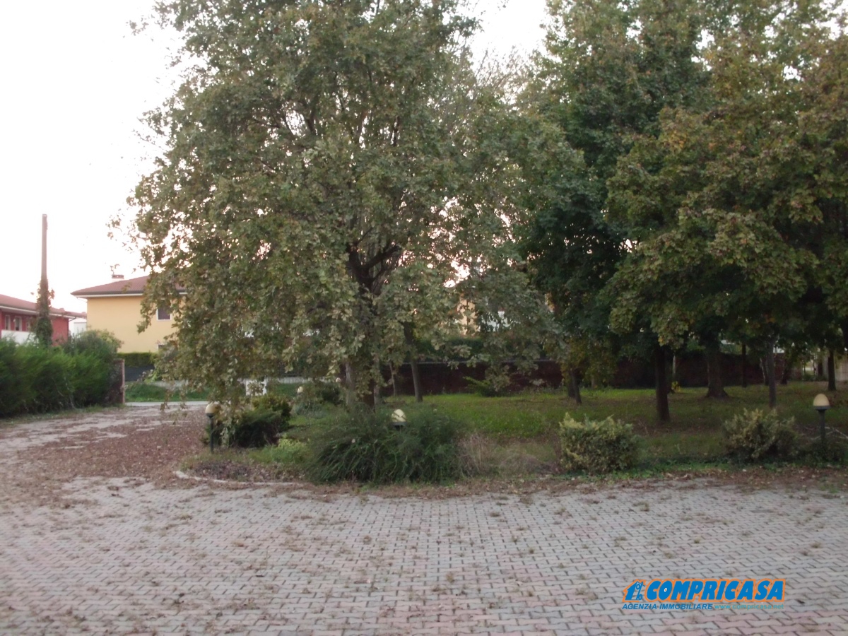 Commercial Property, For Sale