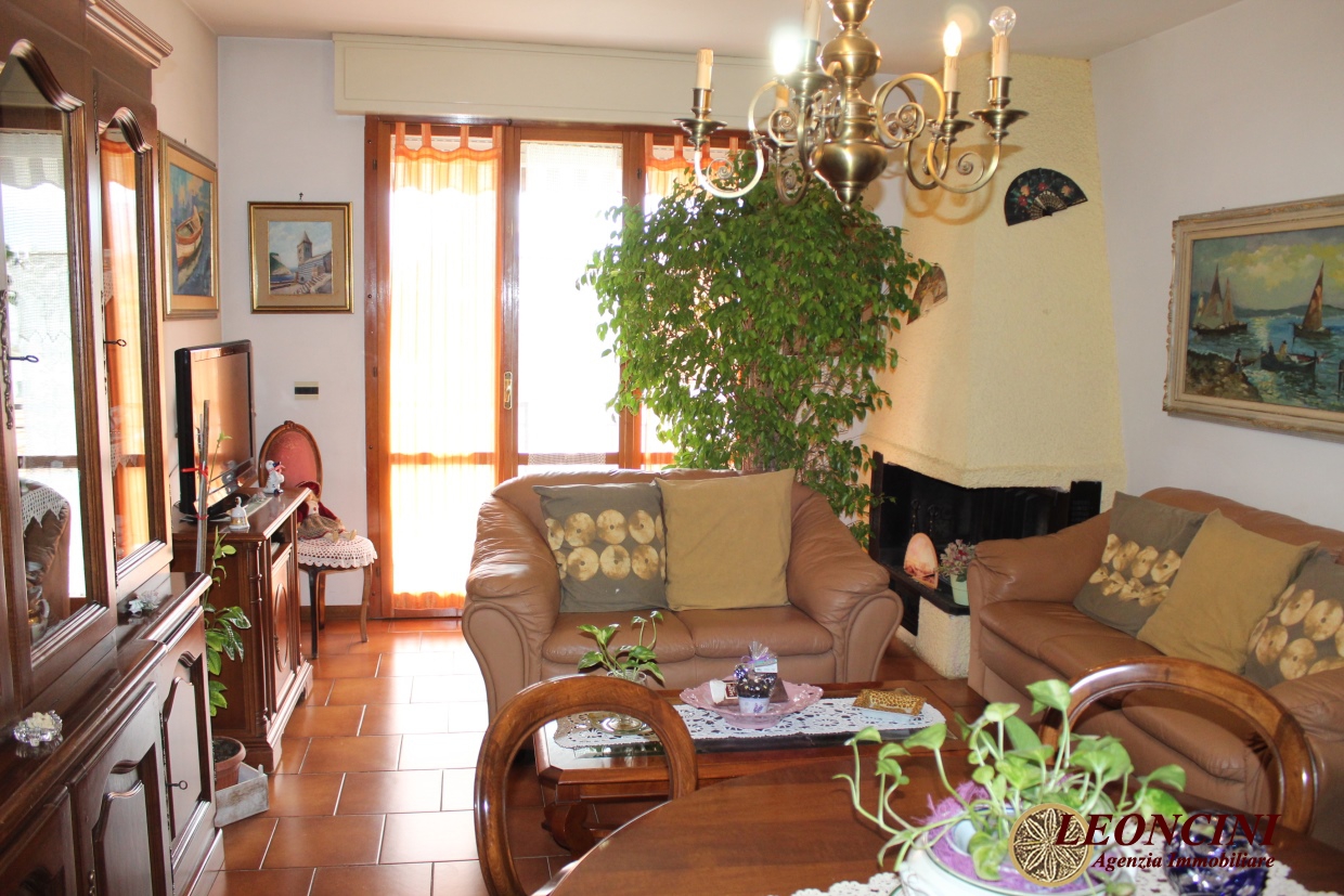 2 Bed, ApartmentFor Sale, Villafranca in Lunigiana, Toscana