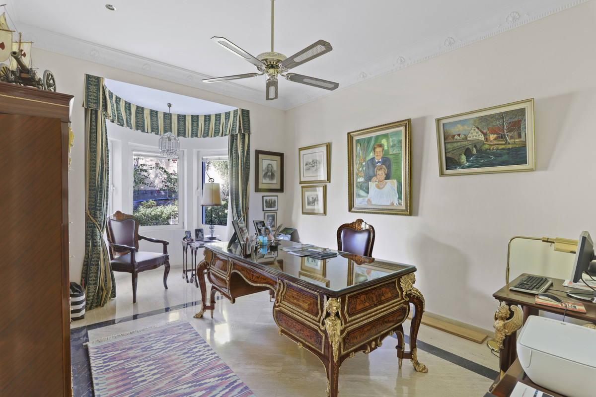 5 Bed, 5 Bath, HouseFor Sale, Benahavis, Malaga