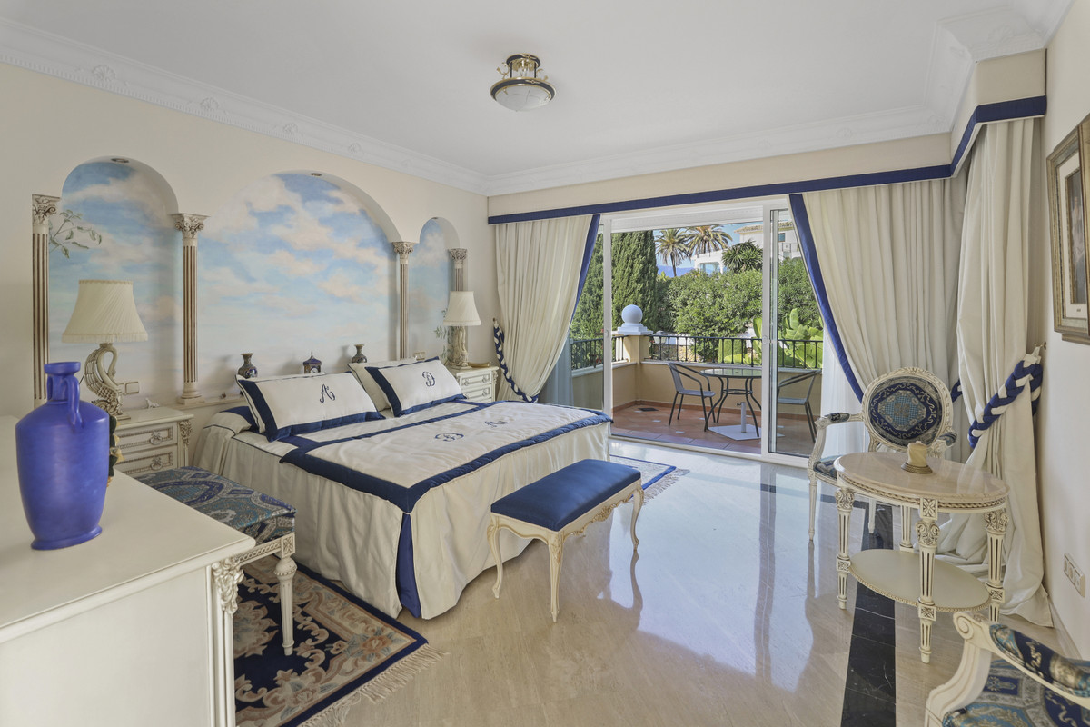 5 Bed, 5 Bath, HouseFor Sale, Benahavis, Malaga