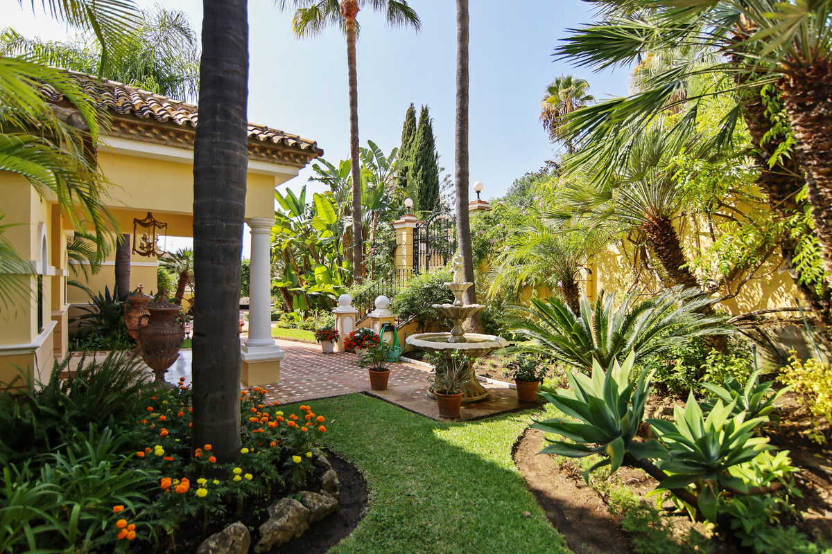 5 Bed, 5 Bath, HouseFor Sale, Benahavis, Malaga