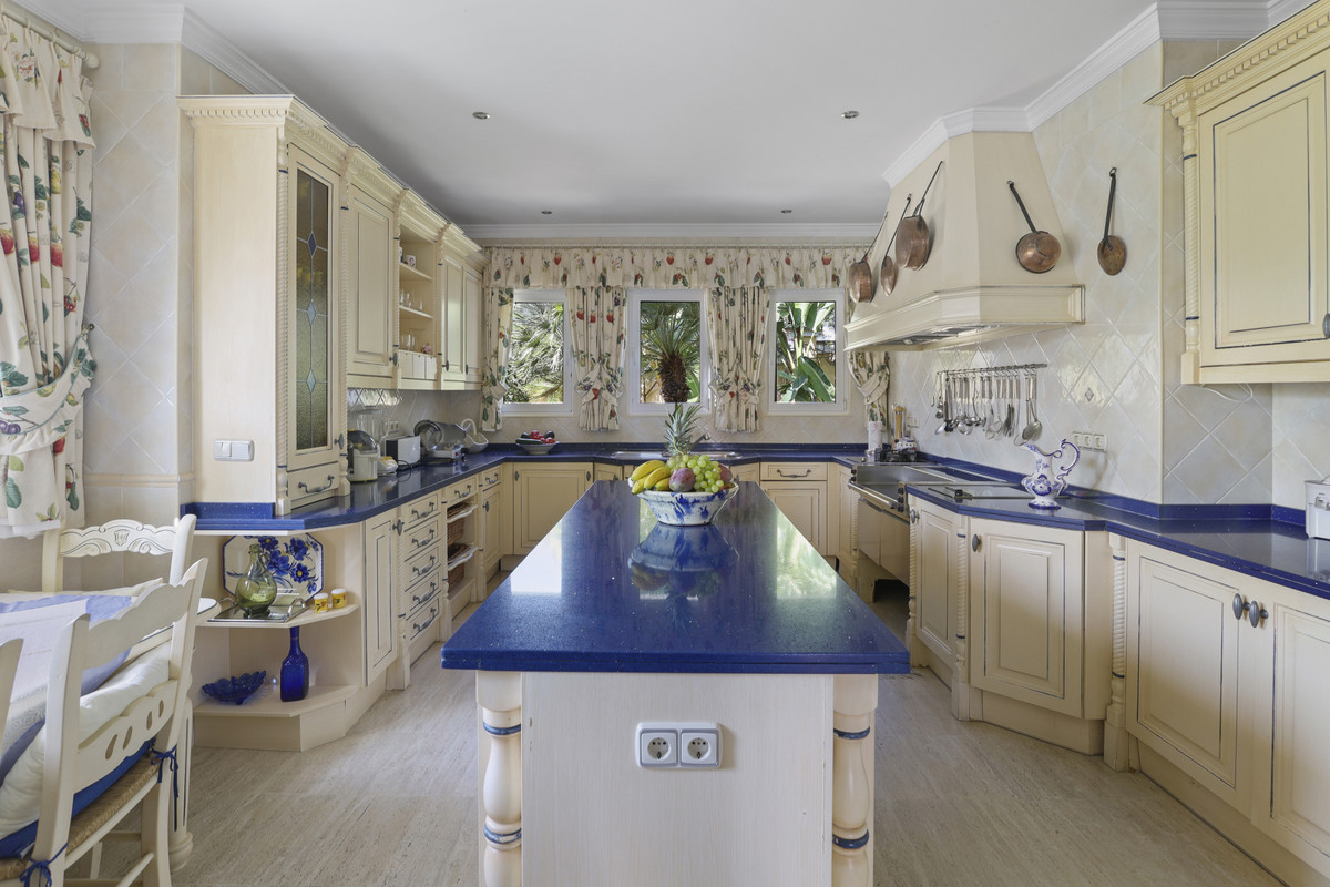 5 Bed, 5 Bath, HouseFor Sale, Benahavis, Malaga
