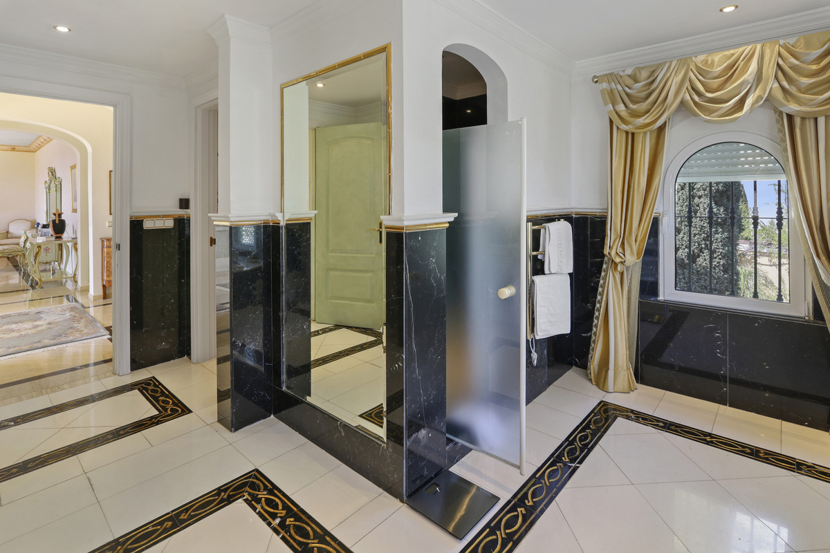 5 Bed, 5 Bath, HouseFor Sale, Benahavis, Malaga