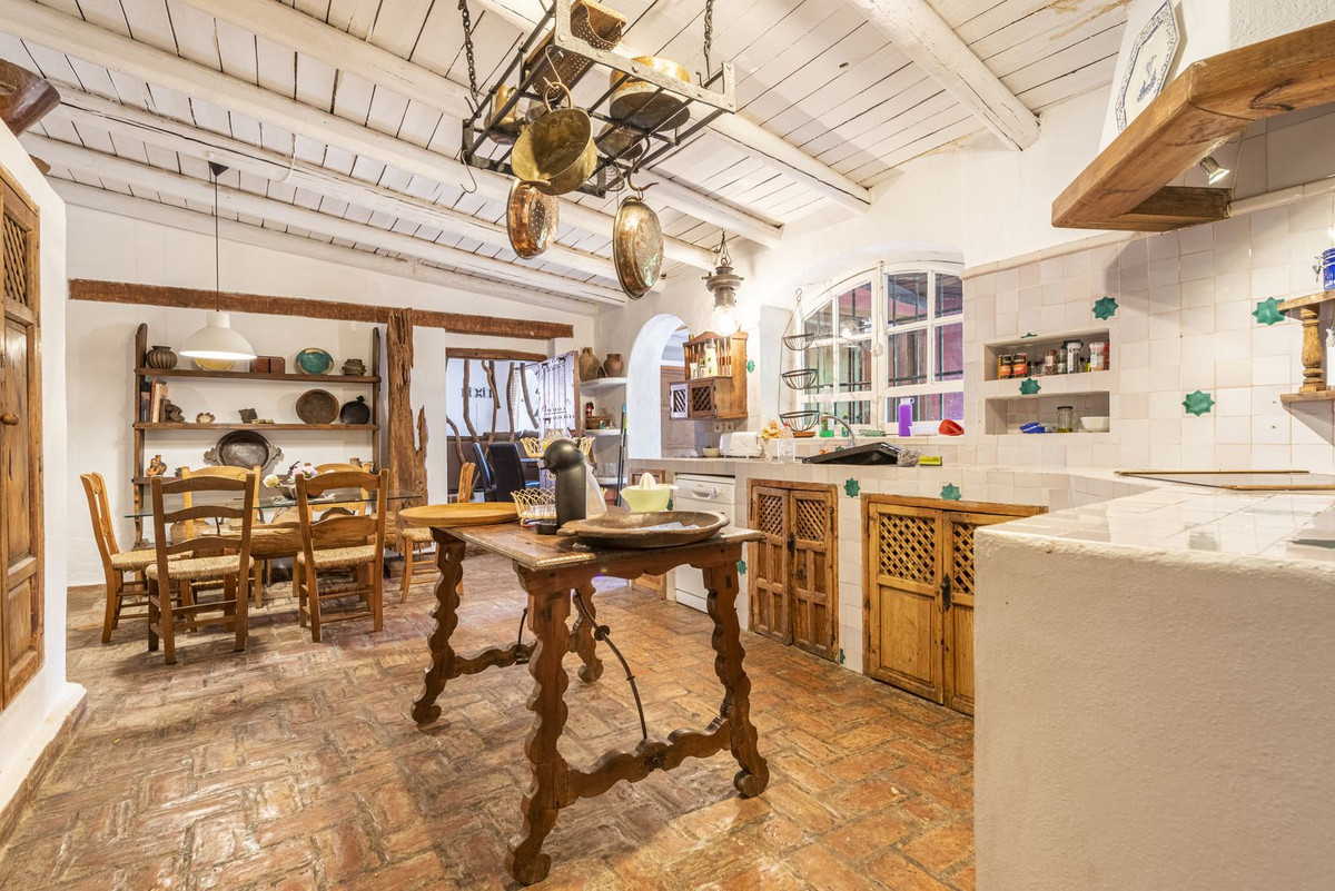 5 Bed, 5 Bath, HouseFor Sale, Benahavis, Malaga 5 Bed, 5 Bath, HouseFor Sale, Benahavis, Malaga