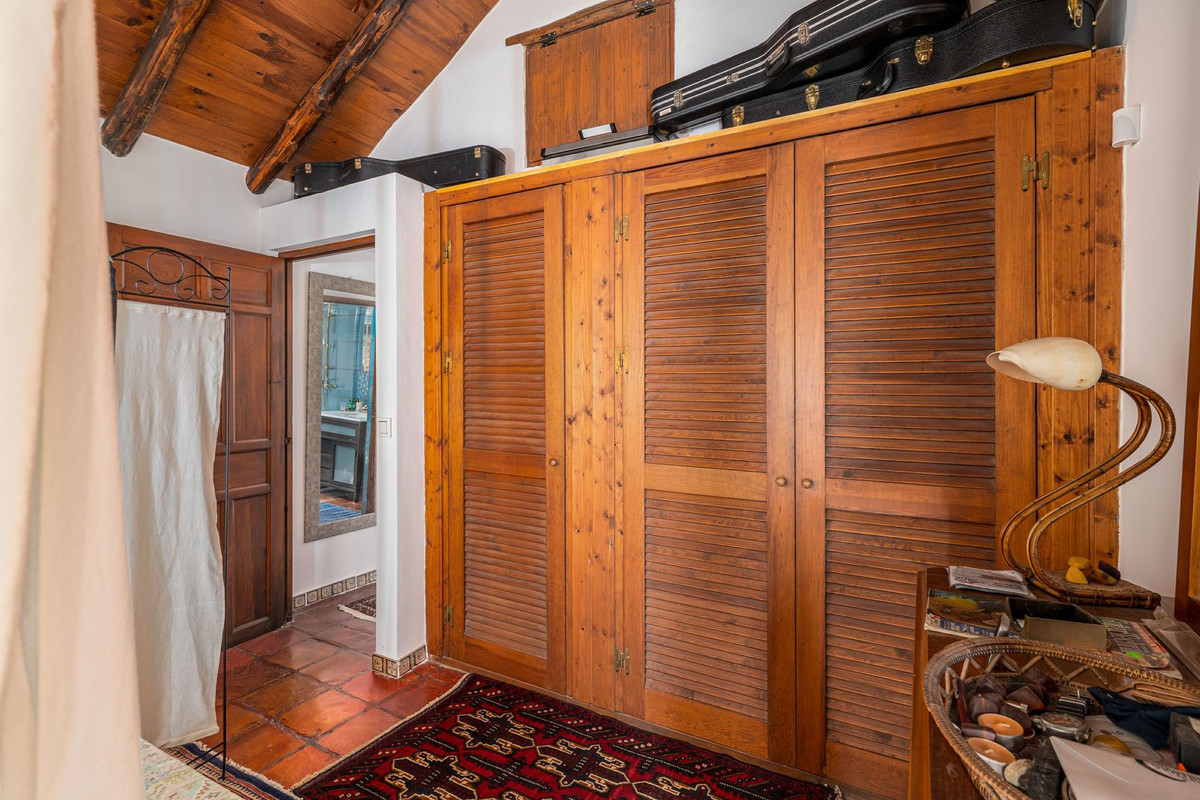 3 Bed, 2 Bath, HouseFor Sale, Casares, Malaga