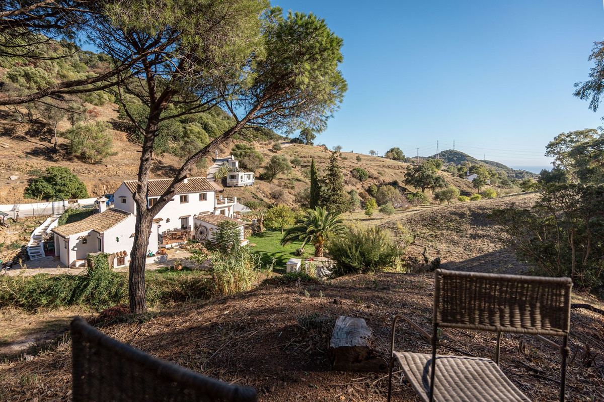 3 Bed, 2 Bath, HouseFor Sale, Casares, Malaga