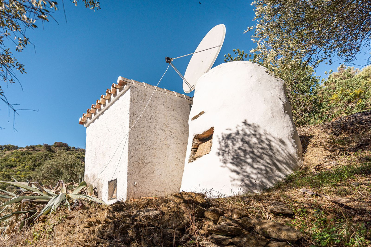 3 Bed, 2 Bath, HouseFor Sale, Casares, Malaga