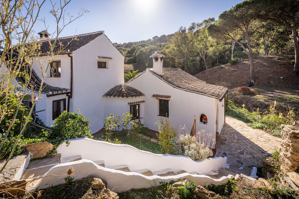 3 Bed, 2 Bath, HouseFor Sale, Casares, Malaga