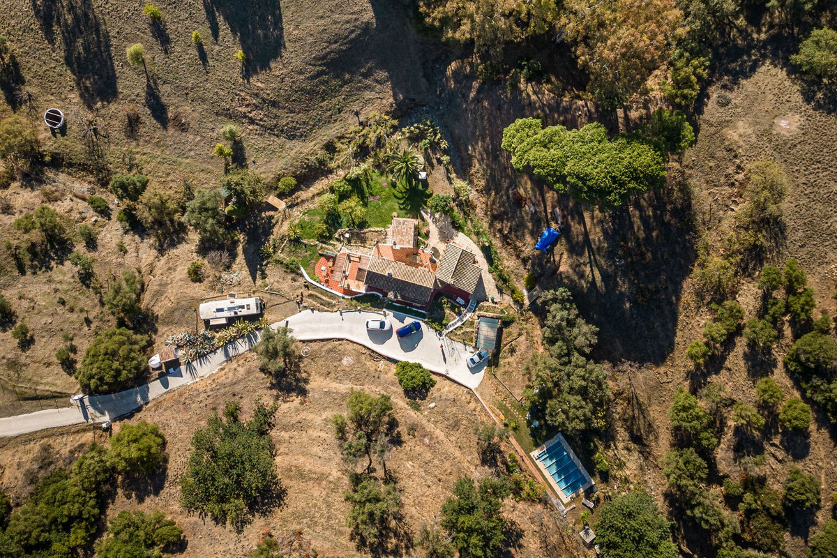 3 Bed, 2 Bath, HouseFor Sale, Casares, Malaga