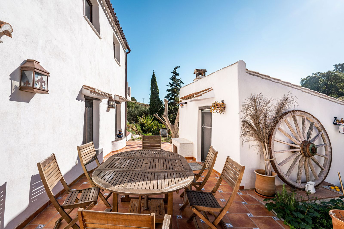 3 Bed, 2 Bath, HouseFor Sale, Casares, Malaga