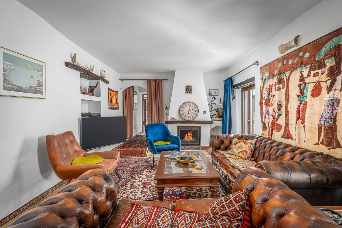 3 Bed, 2 Bath, HouseFor Sale, Casares, Malaga