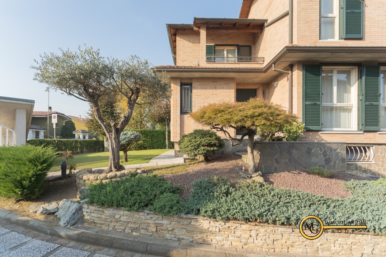 3 Bed, HouseFor Sale, Milano, Lombardia 3 Bed, HouseFor Sale, Milano, Lombardia