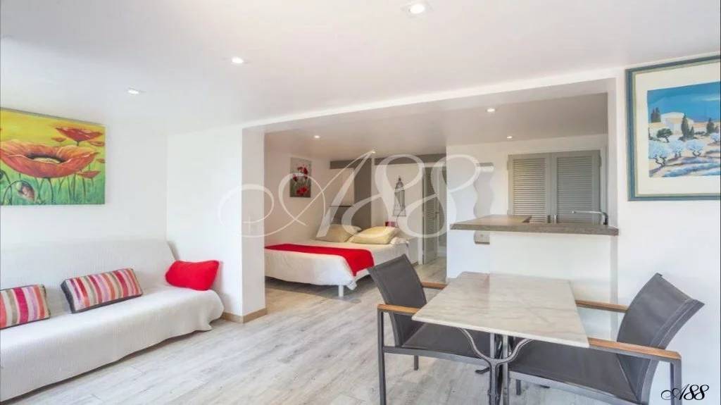 12 Bed, 7 Bath, HouseFor Sale, Sainte-Maxime, Var 12 Bed, 7 Bath, HouseFor Sale, Sainte-Maxime, Var