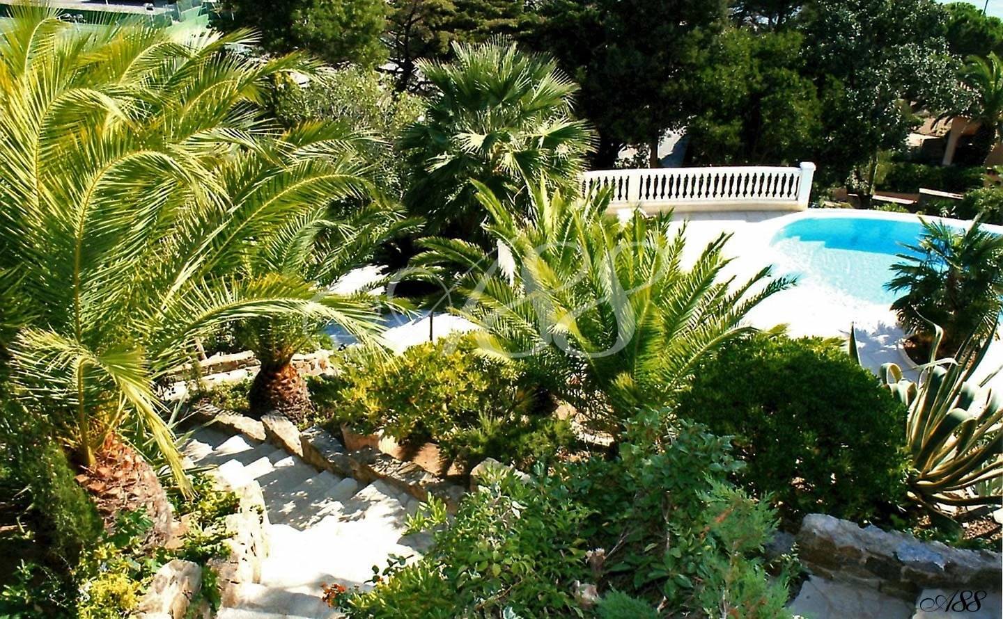 12 Bed, 7 Bath, HouseFor Sale, Sainte-Maxime, Var 12 Bed, 7 Bath, HouseFor Sale, Sainte-Maxime, Var