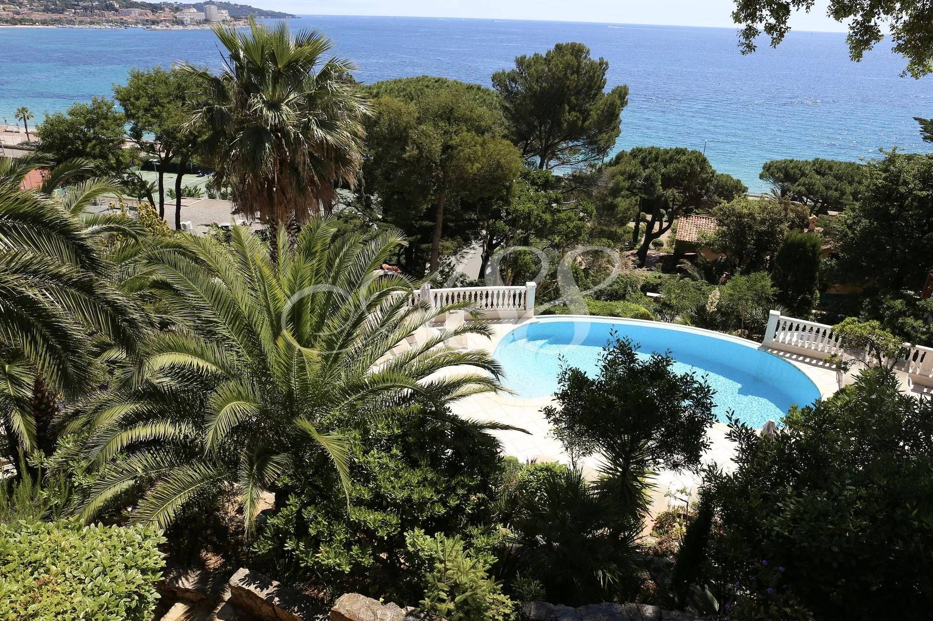12 Bed, 7 Bath, HouseFor Sale, Sainte-Maxime, Var 12 Bed, 7 Bath, HouseFor Sale, Sainte-Maxime, Var
