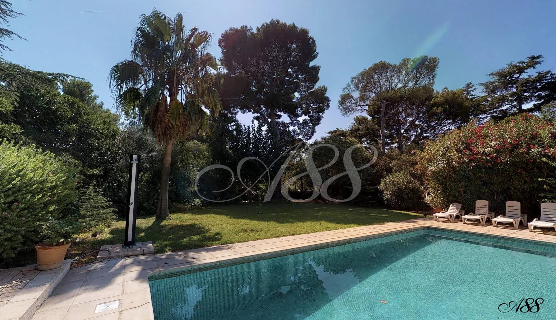 8 Bed, 6 Bath, HouseFor Sale, Saint-Raphaël, Var 8 Bed, 6 Bath, HouseFor Sale, Saint-Raphaël, Var